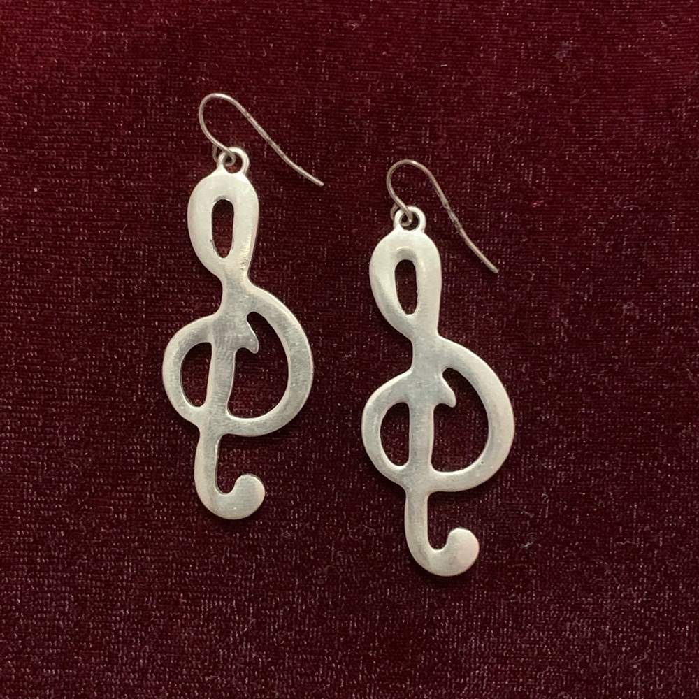 SOLD! Treble clef 🎼 metal earrings - Picture 2 of 4
